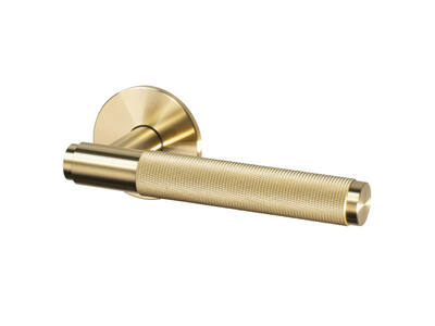 Deurkruk-CROSS-messing-diamond-cut-op-ronde-verende-rozet-145mm