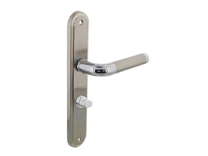 Intersteel Deurkruk Agatha op schild WC63 mm chroom