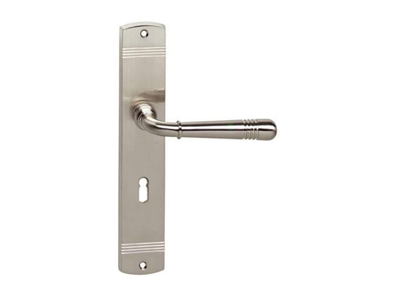 Intersteel Deurkruk Helena op schild SL56 mm nikkel mat