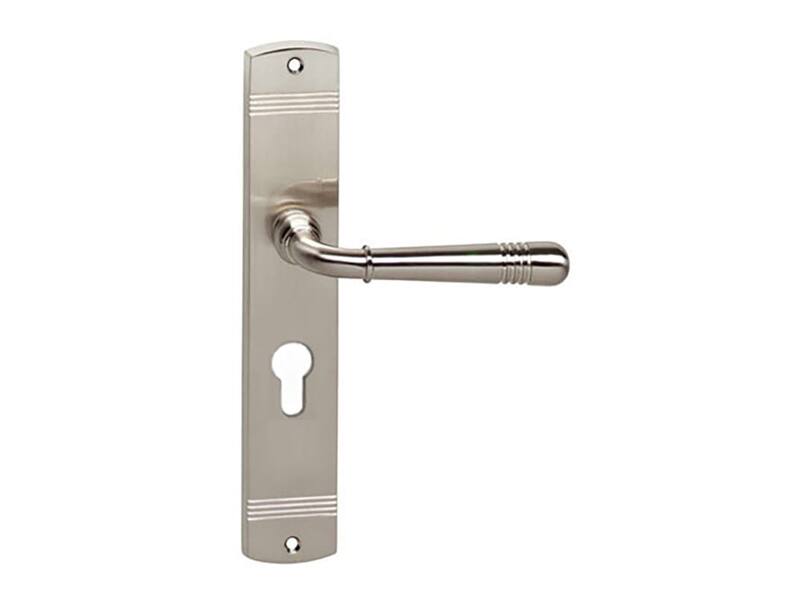 Intersteel Deurkruk Helena op schild PC55 mm nikkel mat