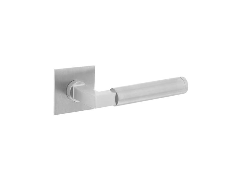 Intersteel Deurkruk Bau-stil op vierkant magneet rozet rvs geborsteld