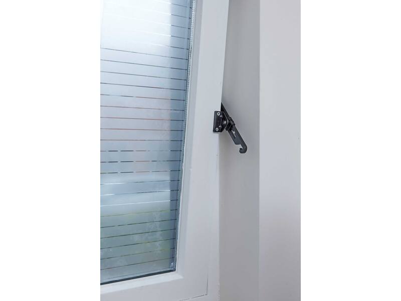 SecuMax Raamuitzetter 721 Zwart - binnendraaiend Blackline