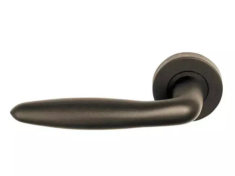 Gatdeel links Brons Formani Basics LB18H geveerde op Rozet