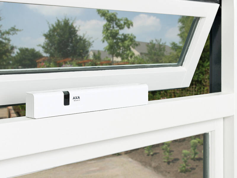 Raamopener Wit AXA Remote klepraam 2902-00-98 met afstandbediening