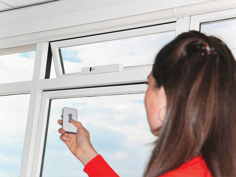 Raamopener Wit AXA Remote klepraam 2902-00-98 met afstandbediening