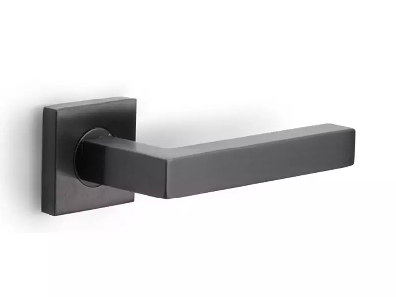Deurklink Gunmetal PVD Napels 135mm op vierkante verende rozet