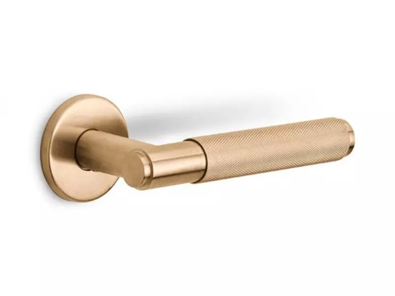 Deurklink Licht brons PVD Bolzano 143mm op ronde verende rozet
