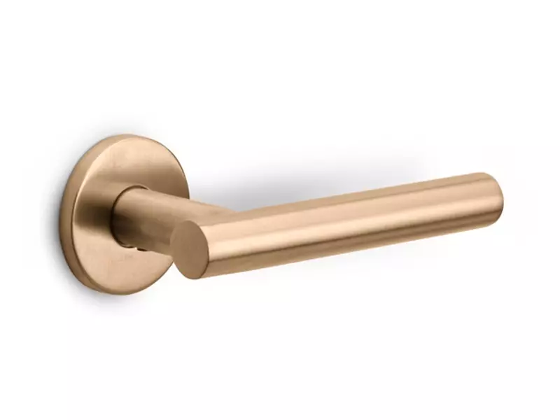 Deurklink Licht brons PVD Rome 135mm op ronde verende rozet