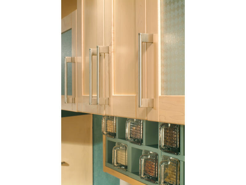 Meubelgreep RVS 128mm zamac voeten 148x10x38mm