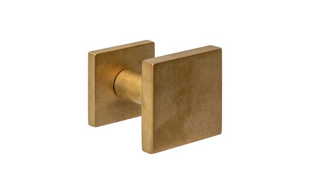 Intersteel Voordeurknop vierkant 64x64mm op achterplaat 54x54mm verkropt eenzijdige montage PVD messing getrommeld