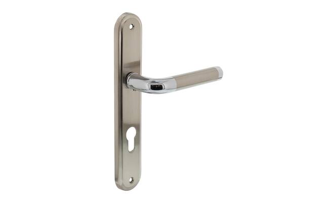 Intersteel Deurkruk Agatha op schild PC72 mm chroom