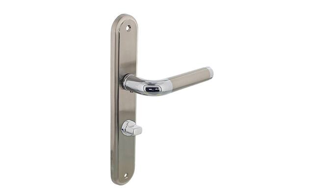 Intersteel Deurkruk Agatha op schild WC63 mm chroom