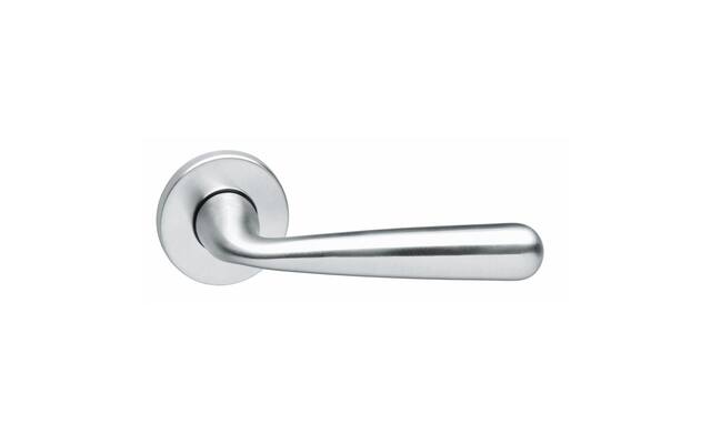 Intersteel Deurkruk Yvonne op rozet chroom mat