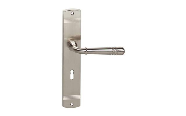 Intersteel Deurkruk Helena op schild SL56 mm nikkel mat