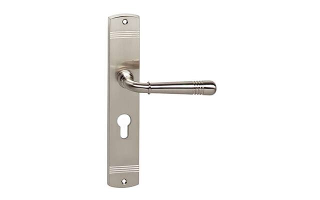 Intersteel Deurkruk Helena op schild PC55 mm nikkel mat