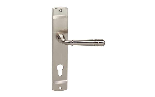Intersteel Deurkruk Helena op schild PC72 mm nikkel mat