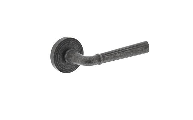 Intersteel Deurkruk Bellevue op rozet oud grijs