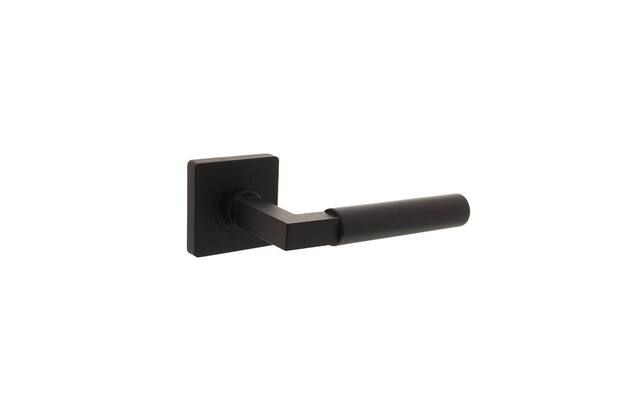 Intersteel Deurkruk Bau-Stil op vierkante rozet 55x55x10 mm mat zwart