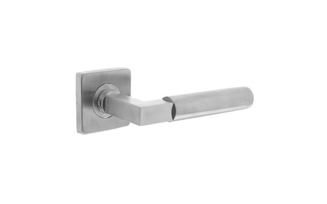 Intersteel Deurkruk Bau-stil op vierkant rozet rvs geborsteld