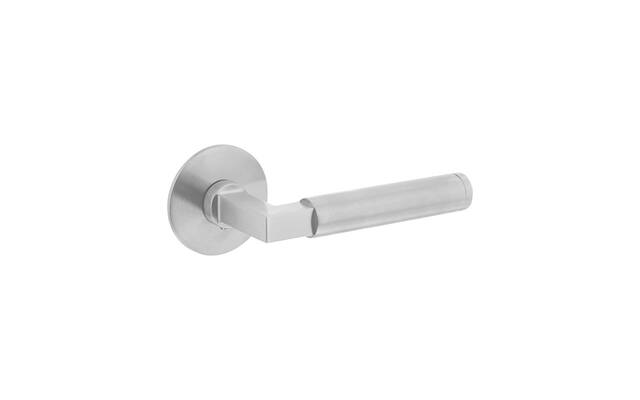 Intersteel Deurkruk Bau-stil op rond magneet rozet rvs geborsteld
