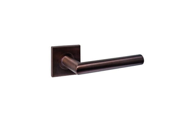 Intersteel Deurkruk Q 04 op rozet verdekt 53x53x6mm PVD brons