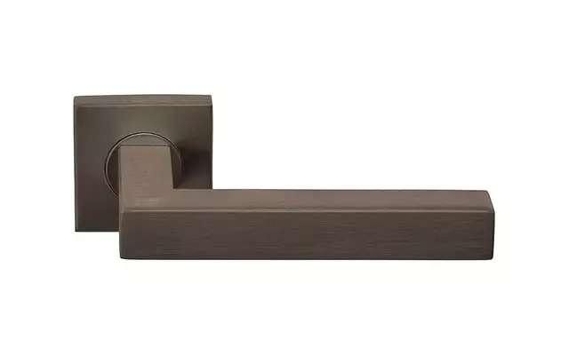 Gatdeel rechts Brons Formani Basics BSQ1-G geveerde op Rozet