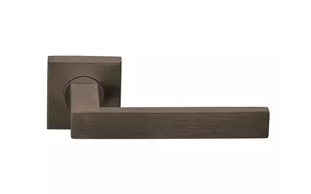 Gatdeel rechts Brons Formani Basics BSQ2-G geveerde op Rozet