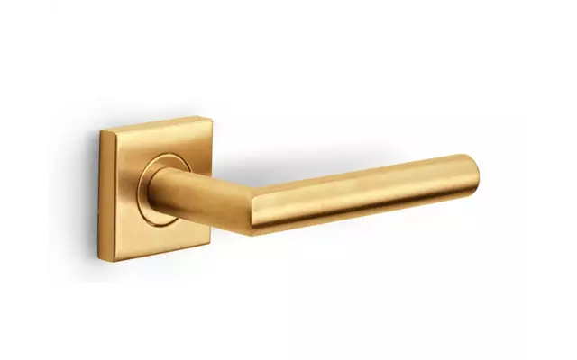 Deurklink Mat goud PVD Palermo 135mm op vierkante verende rozet