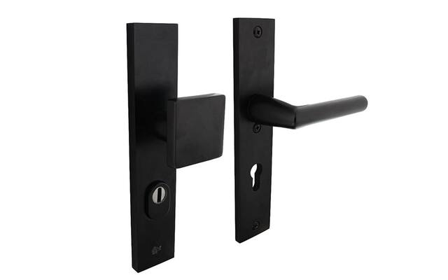 Intersteel Veiligheidsbeslag met kerntrekbeveiliging SKG*** profielcilinder 72 mm rechthoekig voordeurbeslag zwart