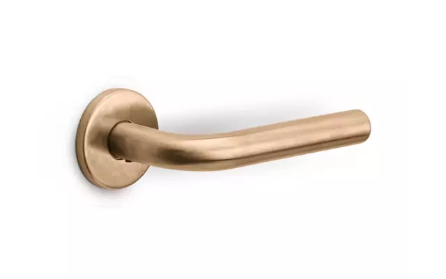 Deurklink Licht brons PVD Verona 135mm op ronde verende rozet
