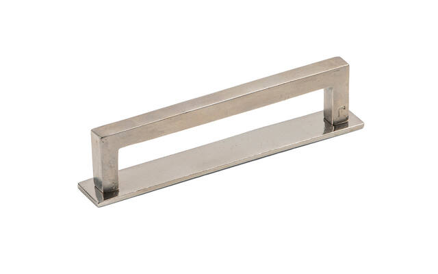 Achterplaat voor meubelgreep Essence Verzilverd 138mm, hoh 128mm