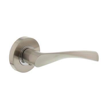 Intersteel Deurkruk Giussy op rozet Chroom