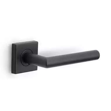 Deurklink Zwart Palermo 135mm op vierkante verende rozet